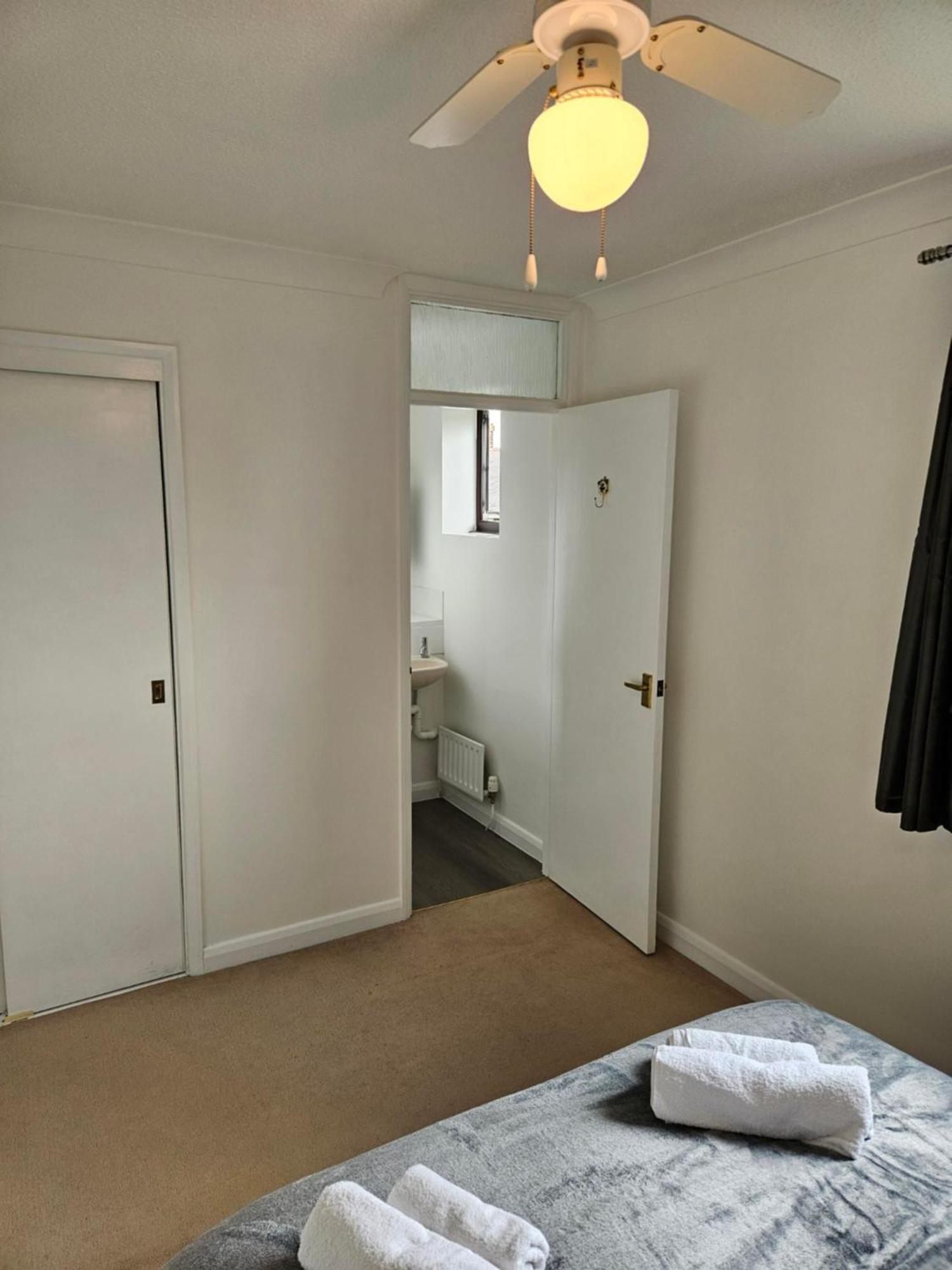 Redcot Gardens Stamford 4 Bed Contractor Familt Home With Parking Ngoại thất bức ảnh