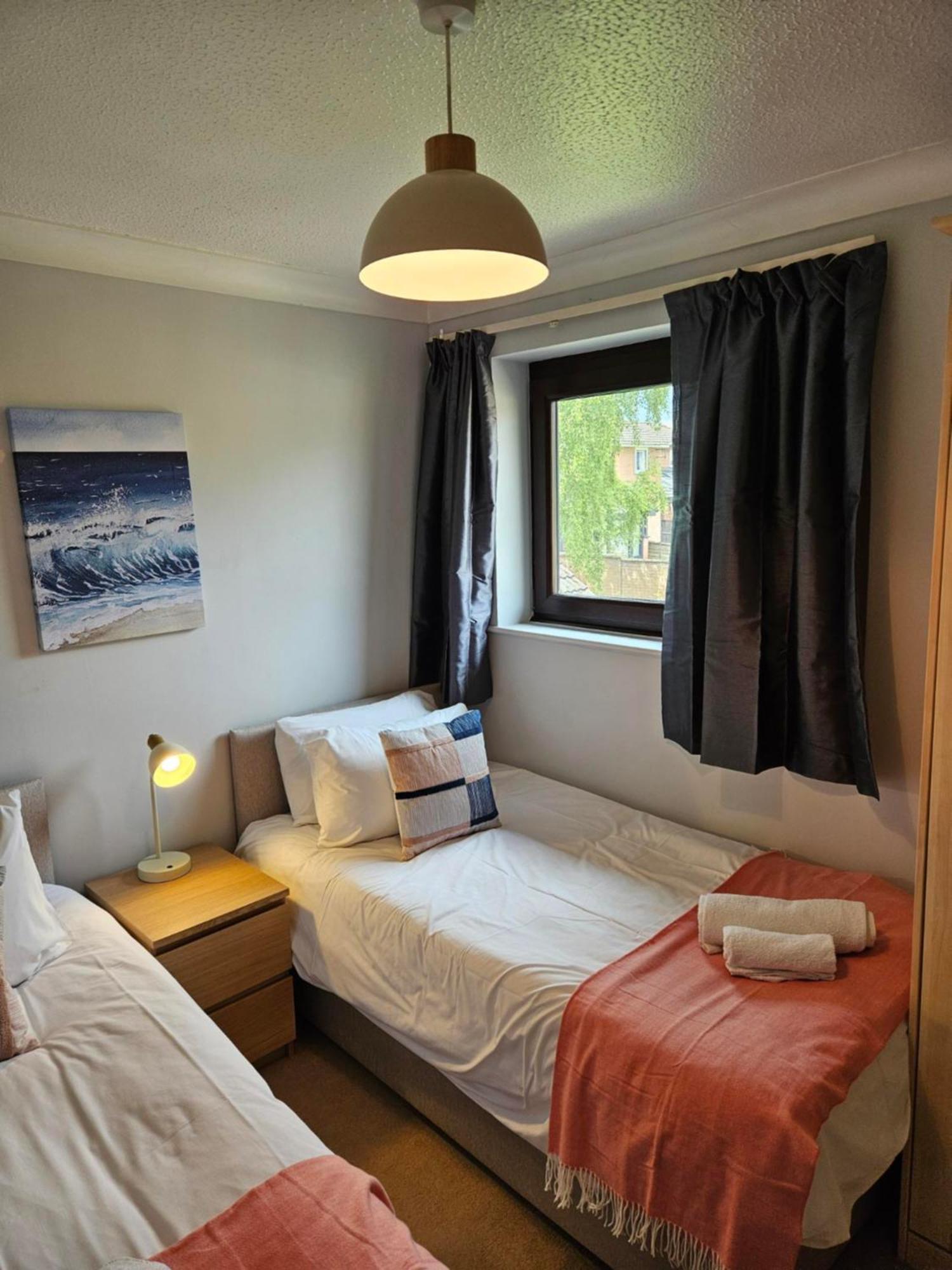 Redcot Gardens Stamford 4 Bed Contractor Familt Home With Parking Ngoại thất bức ảnh