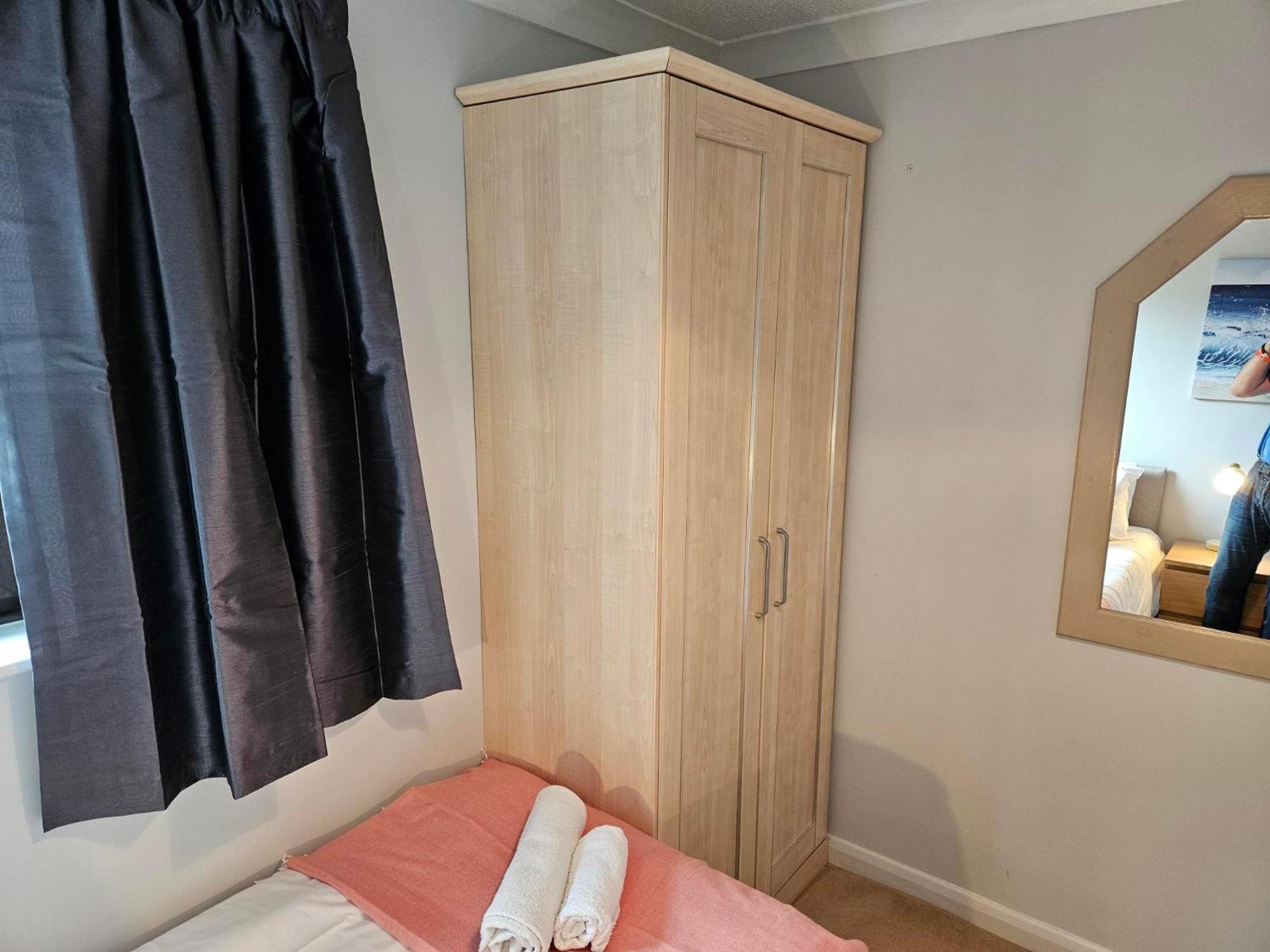 Redcot Gardens Stamford 4 Bed Contractor Familt Home With Parking Ngoại thất bức ảnh